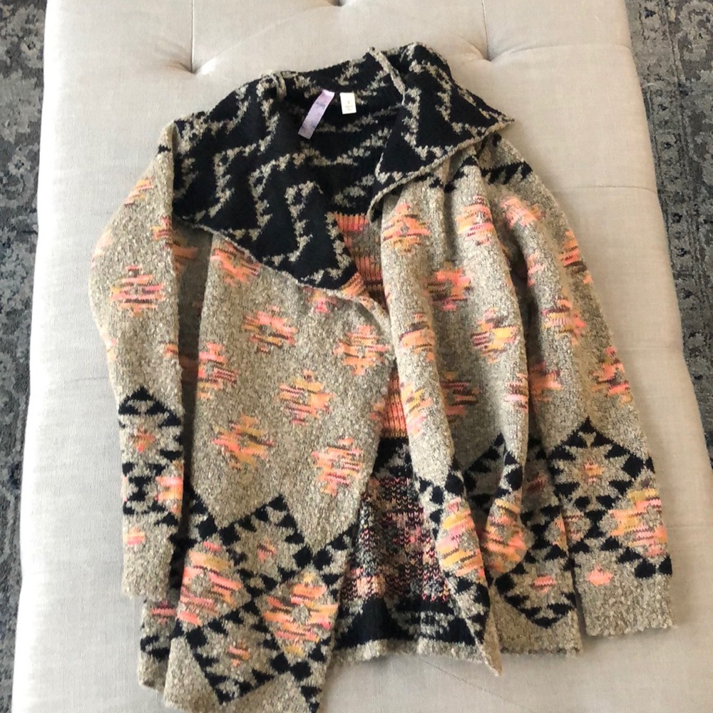 Adorable heavy weight open cardi